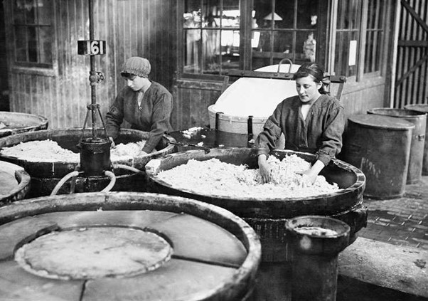 Annan The History Town - The Devils Porridge Workers